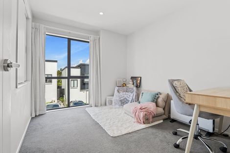 Photo of property in 8/36 Kaipatiki Road, Glenfield, Auckland, 0629