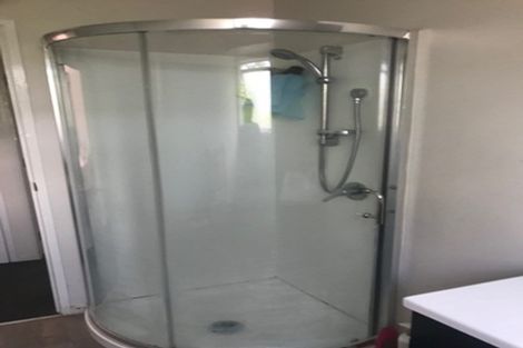 Photo of property in 2/4 Silver Creek Road, Weymouth, Auckland, 2103