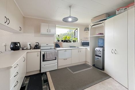 Photo of property in 17 Karamu Street, Tawhero, Whanganui, 4501