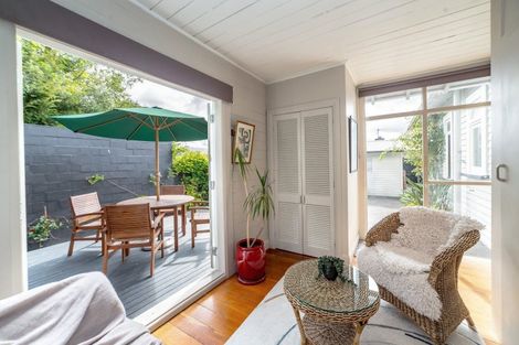 Photo of property in 45 Cambridge Terrace, Masterton, 5810