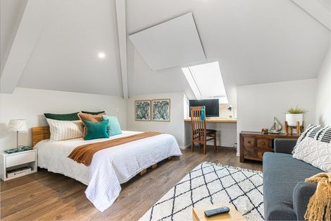 Photo of property in 18 Wairoa Road, Narrow Neck, Auckland, 0624