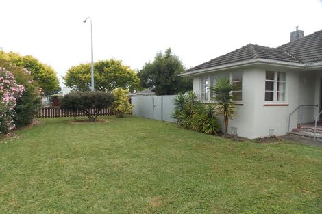 Photo of property in 660 Featherston Street, Roslyn, Palmerston North, 4414