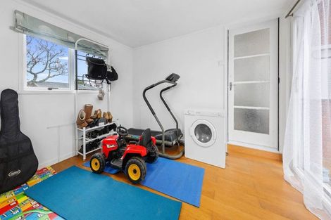 Photo of property in 1/10 Ballater Place, Highland Park, Auckland, 2010