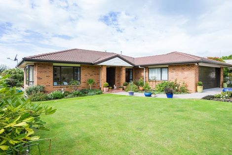 Photo of property in 143 Summerhill Drive, Fitzherbert, Palmerston North, 4410