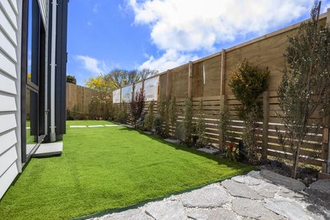 Photo of property in 47a Gossamer Drive, Pakuranga Heights, Auckland, 2010