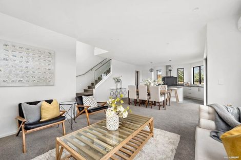 Photo of property in 20a Parramatta Place, Botany Downs, Auckland, 2010