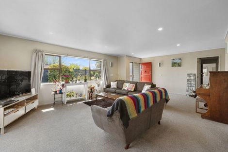Photo of property in 2/7 Kathleen Place, Rainbow Point, Taupo, 3330
