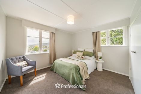 Photo of property in 11 Hill Grove, Naenae, Lower Hutt, 5011