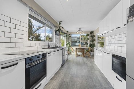 Photo of property in 3 Erica Place, Bell Block, New Plymouth, 4312