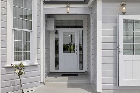 Photo of property in 60 Gover Street, New Plymouth, 4310