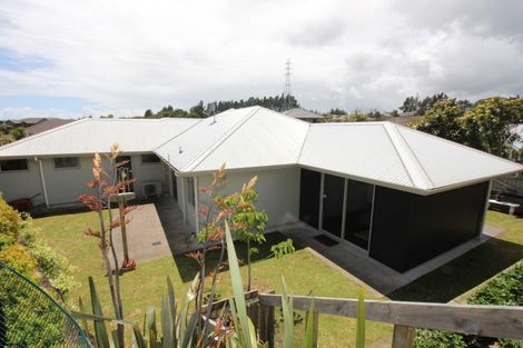 Photo of property in 17a Heta Road, Highlands Park, New Plymouth, 4312