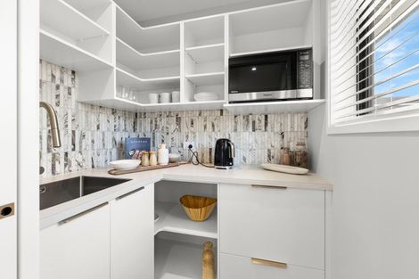 Photo of property in 54 Freedom Drive, Kelvin Grove, Palmerston North, 4414