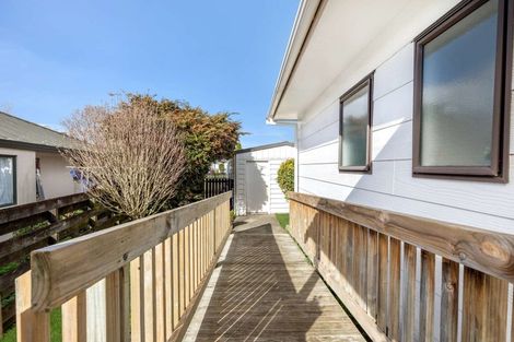 Photo of property in 35b Aquarius Drive, Kawaha Point, Rotorua, 3010