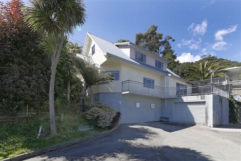 Photo of property in 12a Broadway, Picton, 7220