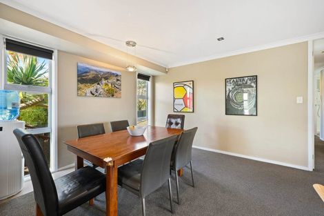 Photo of property in 18 Majesty Place, Half Moon Bay, Auckland, 2012