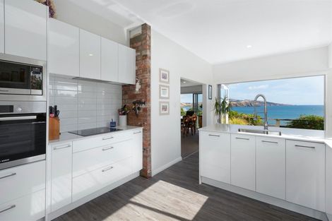 Photo of property in 154 Motuhara Road, Plimmerton, Porirua, 5026