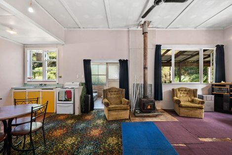 Photo of property in 27 Tongaporutu Road, Ohura, 3926