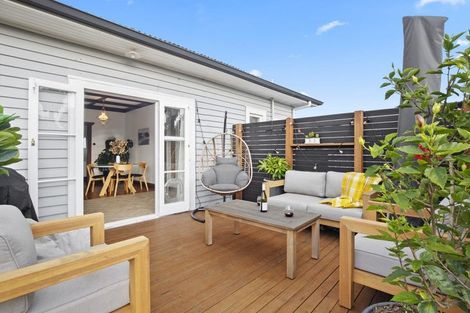 Photo of property in 18 Sandspit Road, Waiuku, 2123