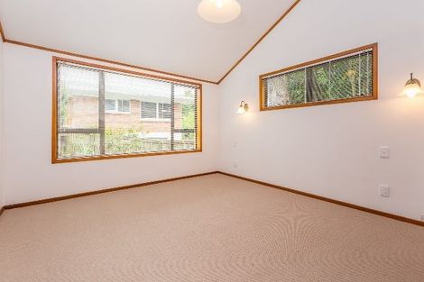 Photo of property in 5 Totara Grove, Hillcrest, Auckland, 0627