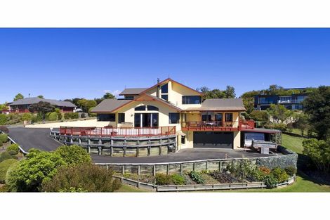 Photo of property in 9 Van Beek Place, Ruby Bay, Mapua, 7005