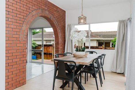 Photo of property in 2 Dorothy Place, Hillcrest, Hamilton, 3216