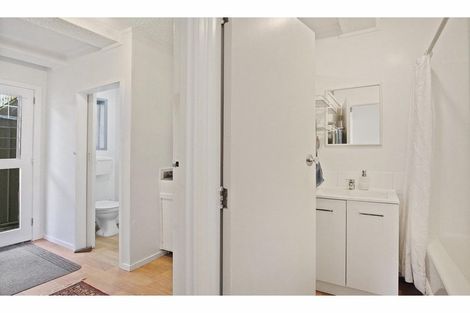 Photo of property in 2/46 Chartwell Avenue, Glenfield, Auckland, 0629