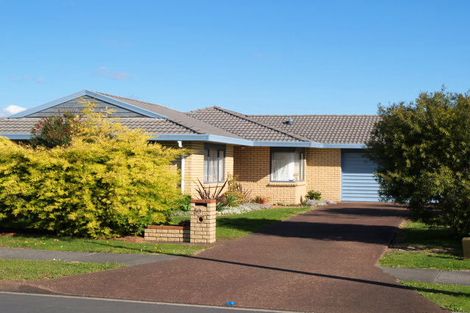 Photo of property in 50 Frank Nobilo Drive, Golflands, Auckland, 2013