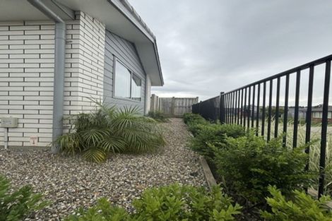 Photo of property in 2/12 Bostonkip Crescent, Fitzroy, Hamilton, 3282