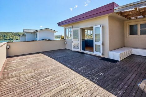 Photo of property in 8 Kiriwai Road, Paremata, Porirua, 5024