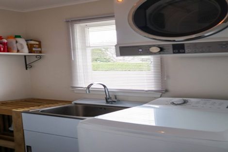 Photo of property in 27 Galt Street, Hawera, 4610