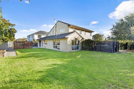 Photo of property in 15 Dinglebay Place, Casebrook, Christchurch, 8051