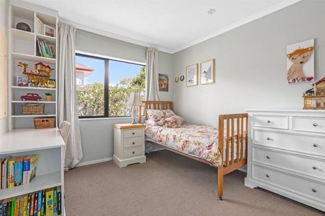 Photo of property in 12 Bowman Place, Whitby, Porirua, 5024