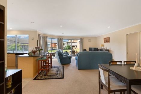 Photo of property in 11 Toledo Avenue, Henderson, Auckland, 0612