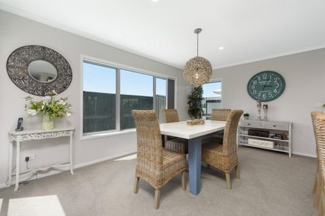 Photo of property in 17 Saddlers Way, Papamoa, 3118