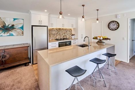 Photo of property in 14 Latimer Way, Petone, Lower Hutt, 5012