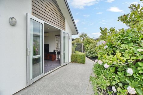 Photo of property in 9 Springside Place, Redwood, Christchurch, 8051