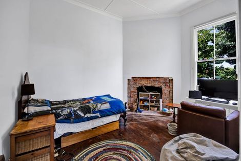 Photo of property in 207 Egmont Street, Patea, 4520