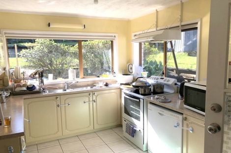 Photo of property in 23 Beechdale Crescent, Pakuranga Heights, Auckland, 2010