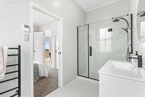 Photo of property in 94 Calliope Road, Stanley Point, Auckland, 0624