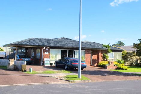 Photo of property in 48 Frank Nobilo Drive, Golflands, Auckland, 2013