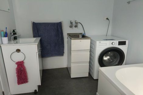 Photo of property in 28 Warwick Road, Stratford, 4332