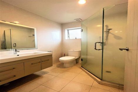 Photo of property in 18 Mulroy Place, Pinehill, Auckland, 0632