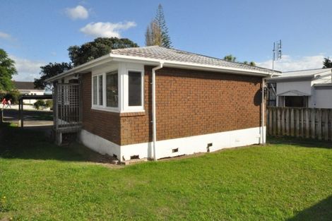 Photo of property in 15a Mcinnes Road, Weymouth, Auckland, 2103