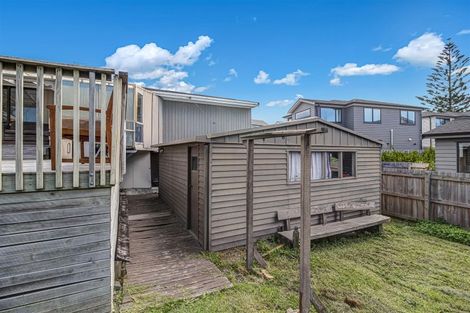 Photo of property in 7 Kaweka Street, New Lynn, Auckland, 0600