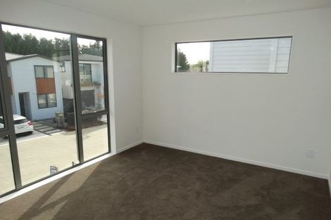 Photo of property in 5 Pihoihoi Place, Hobsonville, Auckland, 0616
