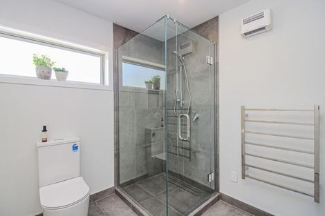 Photo of property in 1/7 Grays Road, Plimmerton, Porirua, 5026