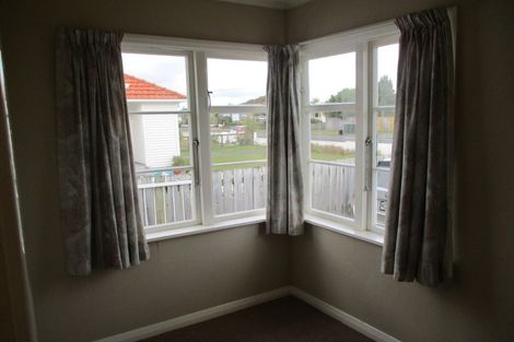 Photo of property in 19 Queenwood Road, Levin, 5510