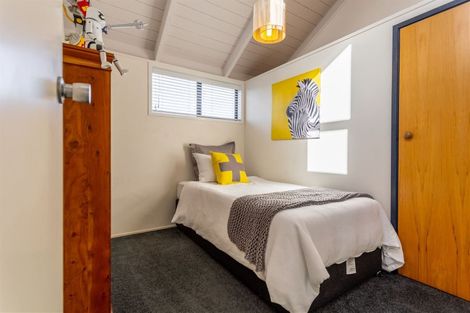 Photo of property in 1 Radiata Lane, Chatswood, Auckland, 0626