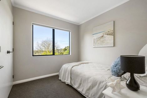 Photo of property in 22 Maori Hut Road, Red Beach, 0932