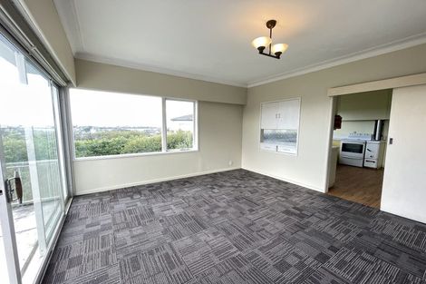 Photo of property in 89 Forrest Hill Road, Milford, Auckland, 0620